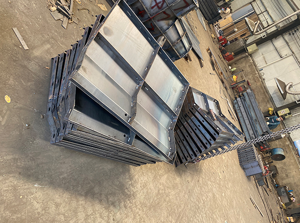 現(xiàn)澆防撞墻模具