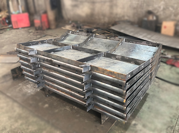 水泥分隔帶模具