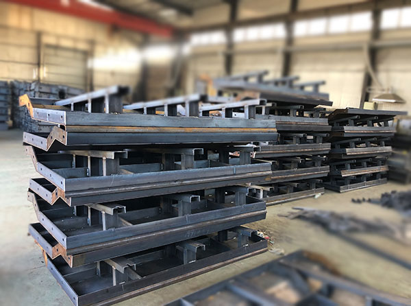 中央護(hù)欄鋼模具