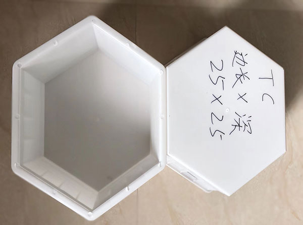 預(yù)制水泥護坡模具